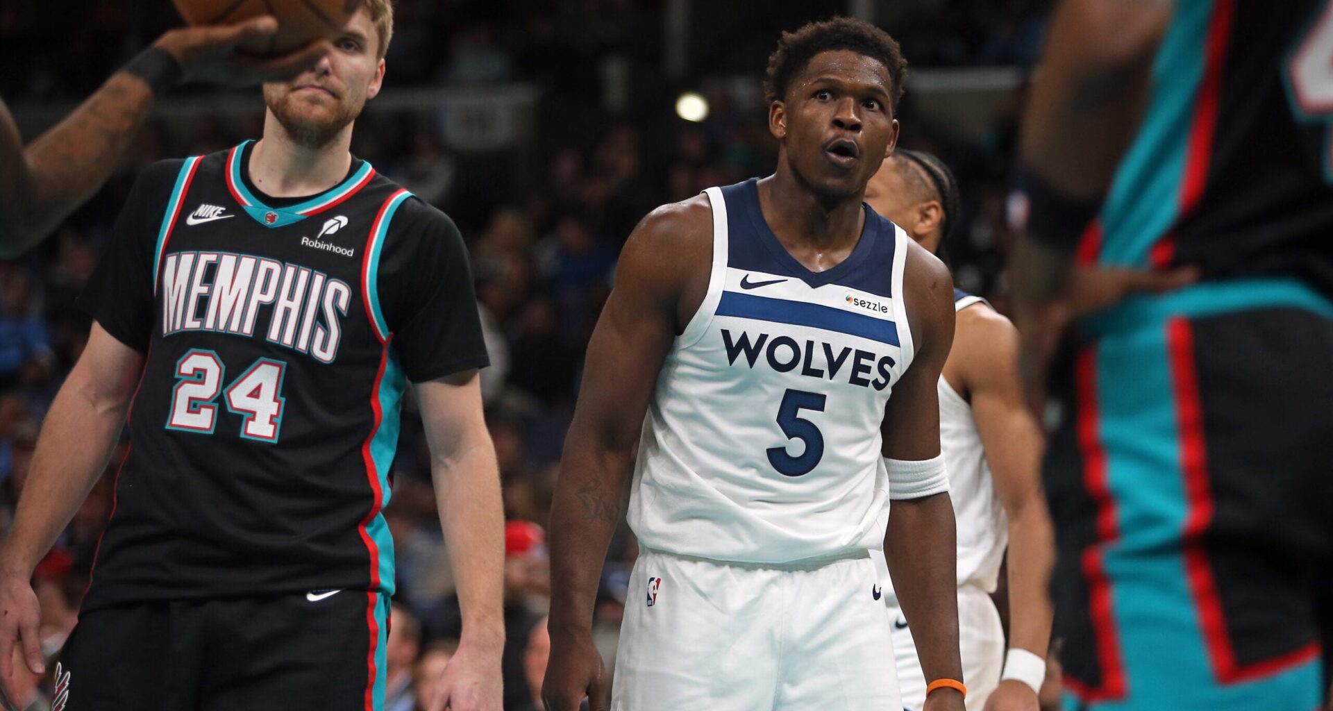 Timberwolves Superstar Puts Memphis Hotel Rooms on Blast