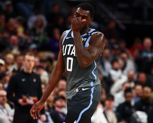 Vince Williams Jr. leaves hip checked by Tari Eason, leaves game – Deseret News