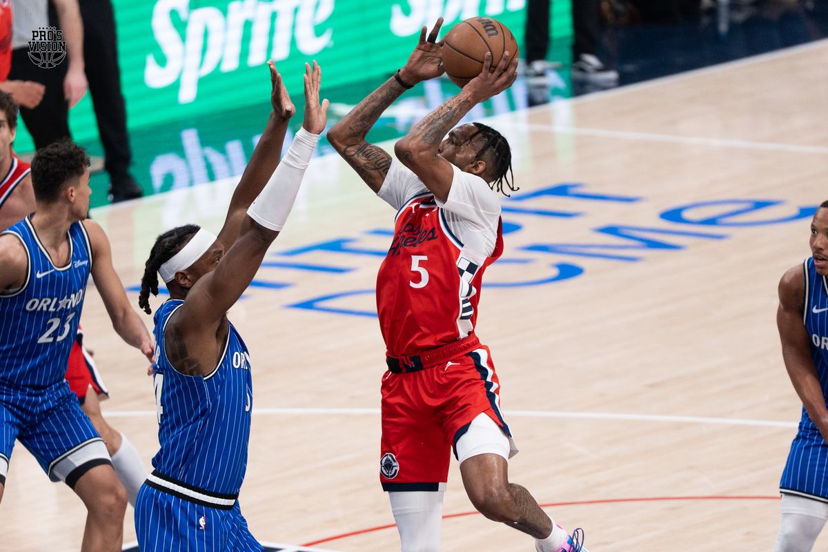 Los Angeles Clippers Forward Derrick Jones Jr. (5) glides down the middle and scores a contested lay up during a NBA game against the Orlando Magic on Sunday, February 22, 2026 at Intuit Dome in Inglewood Calif