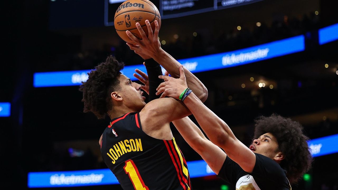 Hawks All-Star Jalen Johnson leaves win over Wizards with hip flexor injury