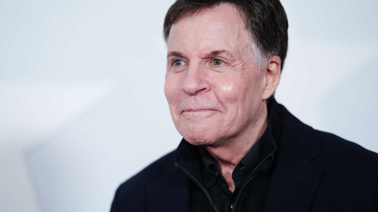 Reunion game: Costas, Collins, Fratello and more NBC voices reunite for 76ers-Spurs game Tuesday