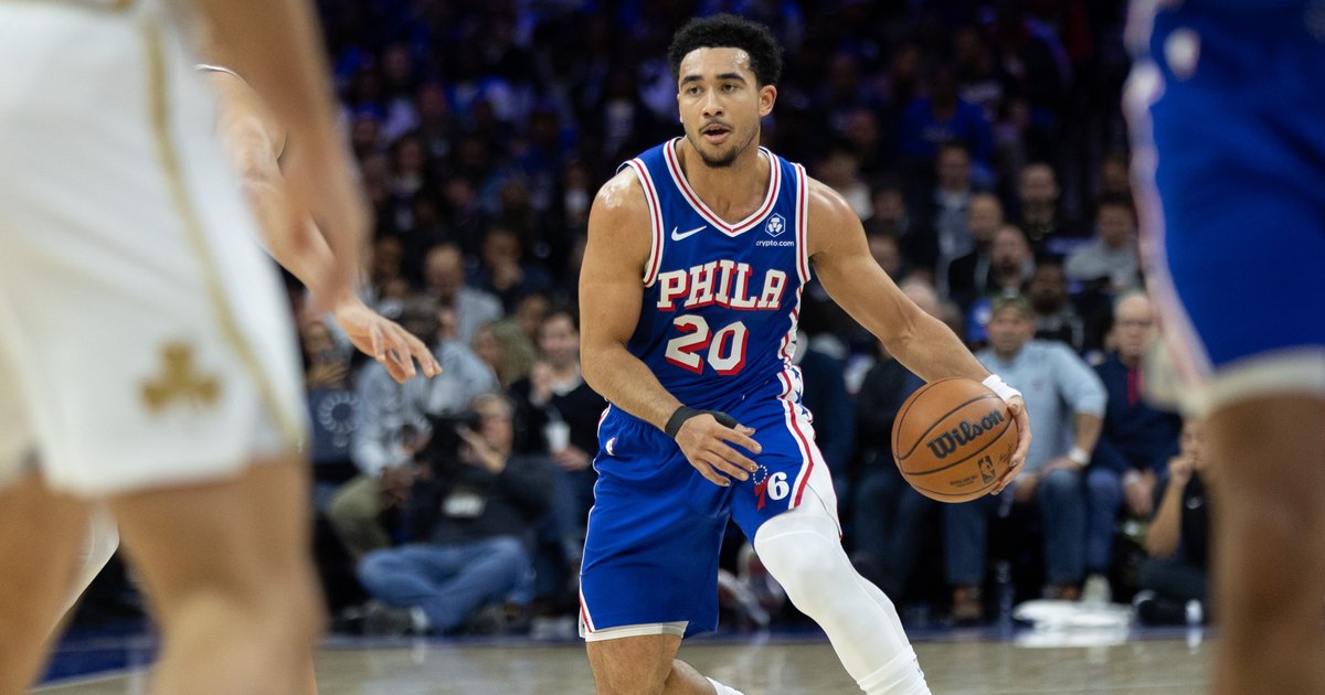 Sixers guard Jared McCain idolized Stephen Curry. Now, Curry sends voice notes with advice.