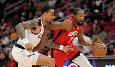 Durant's 26 points lead Rockets over Clippers 102-95