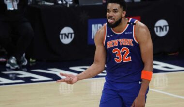Knicks smash 76ers in 49-point road blowout