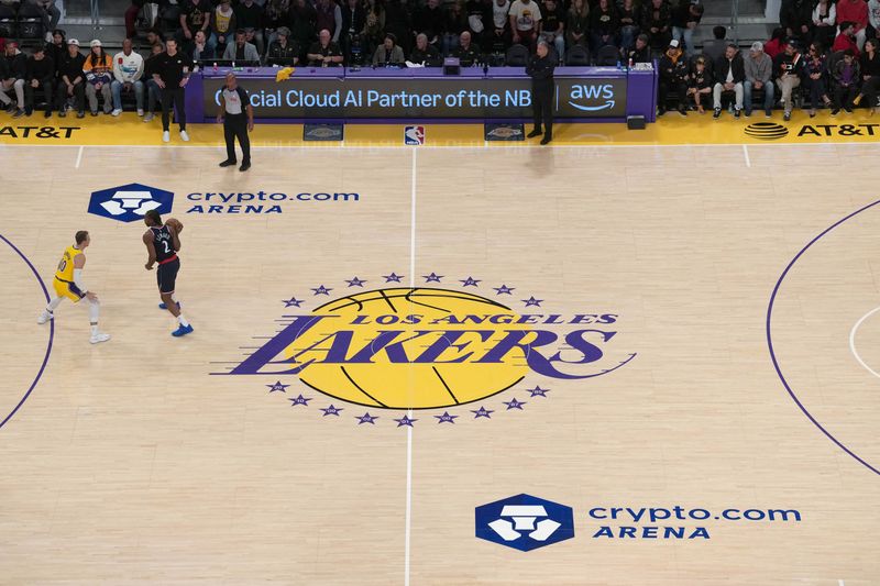 Clippers star Kawhi Leonard (ankle soreness) exits vs. Lakers | WTVB | 1590 AM · 95.5 FM