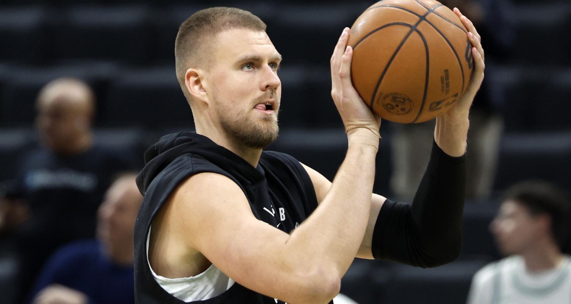 Warriors Reportedly Trade for Kristaps Porzingis, Hawks Get Jonathan Kuminga, Hield Before Deadline