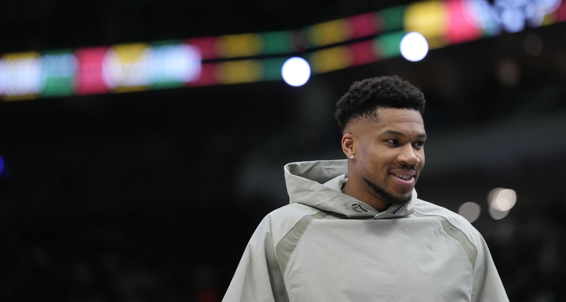 How Warriors' Giannis Pursuit Is Impacted by Anthony Davis, Wizards Trade Ahead of NBA Deadline