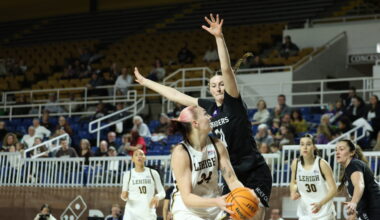 Women's basketball defeats Holy Cross 73-61