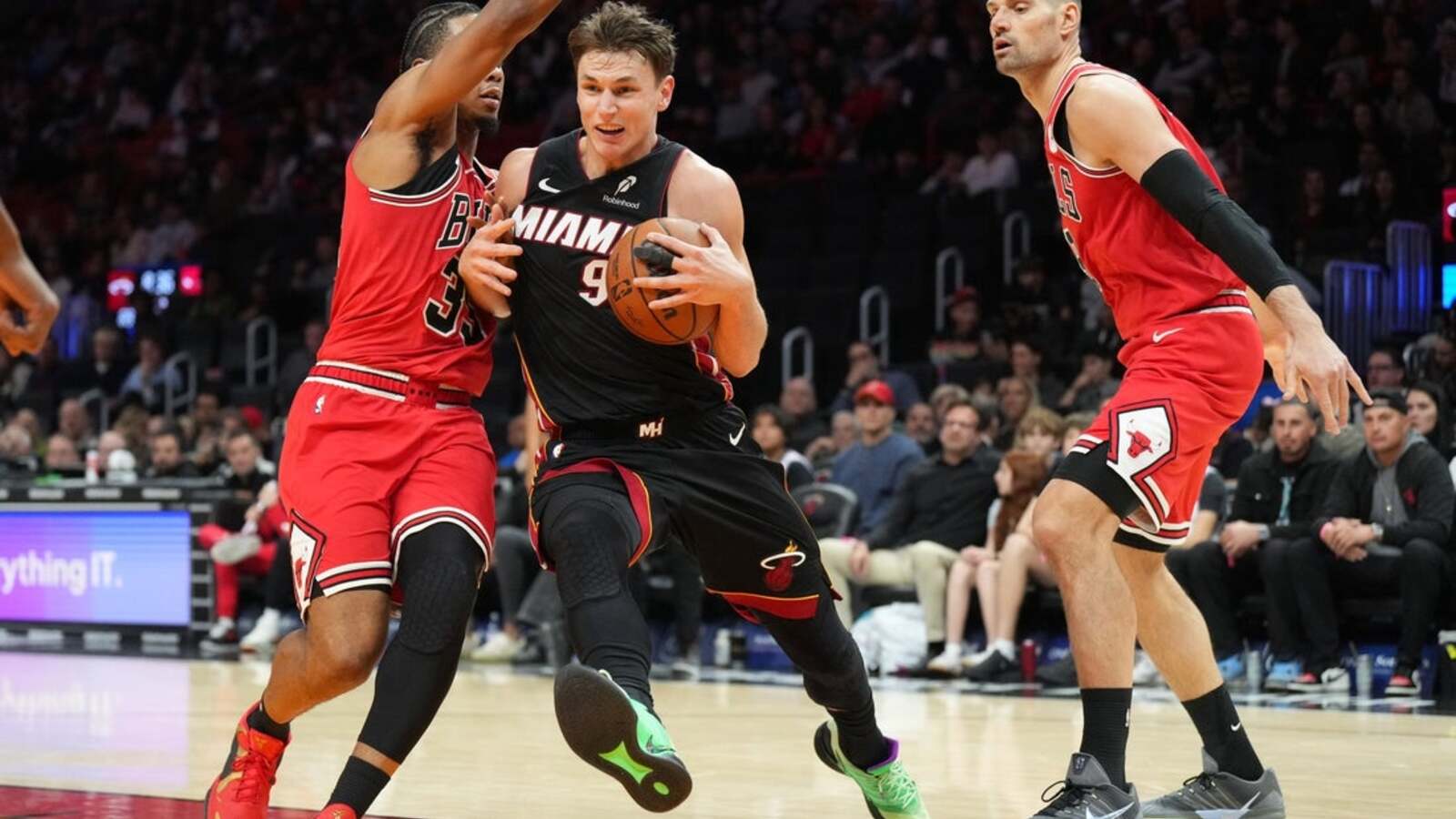 Pelle Larsson sparks shorthanded Heat with Hawks in town