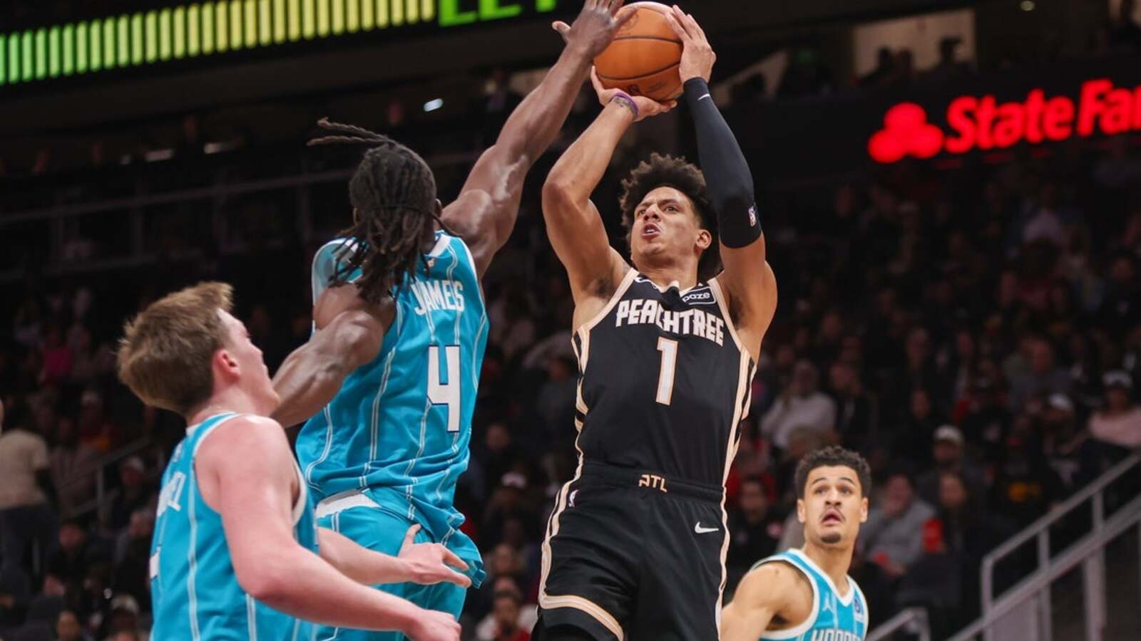 Hornets perform i clutch vs. Hawks, win 9th in a row