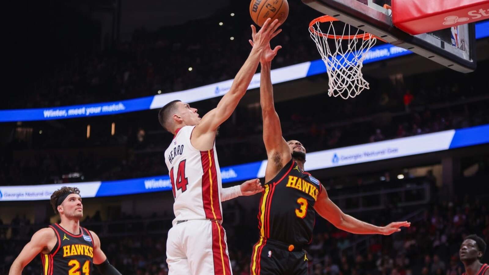 Tyler Herro stars in return as Heat earn key win vs. Hawks