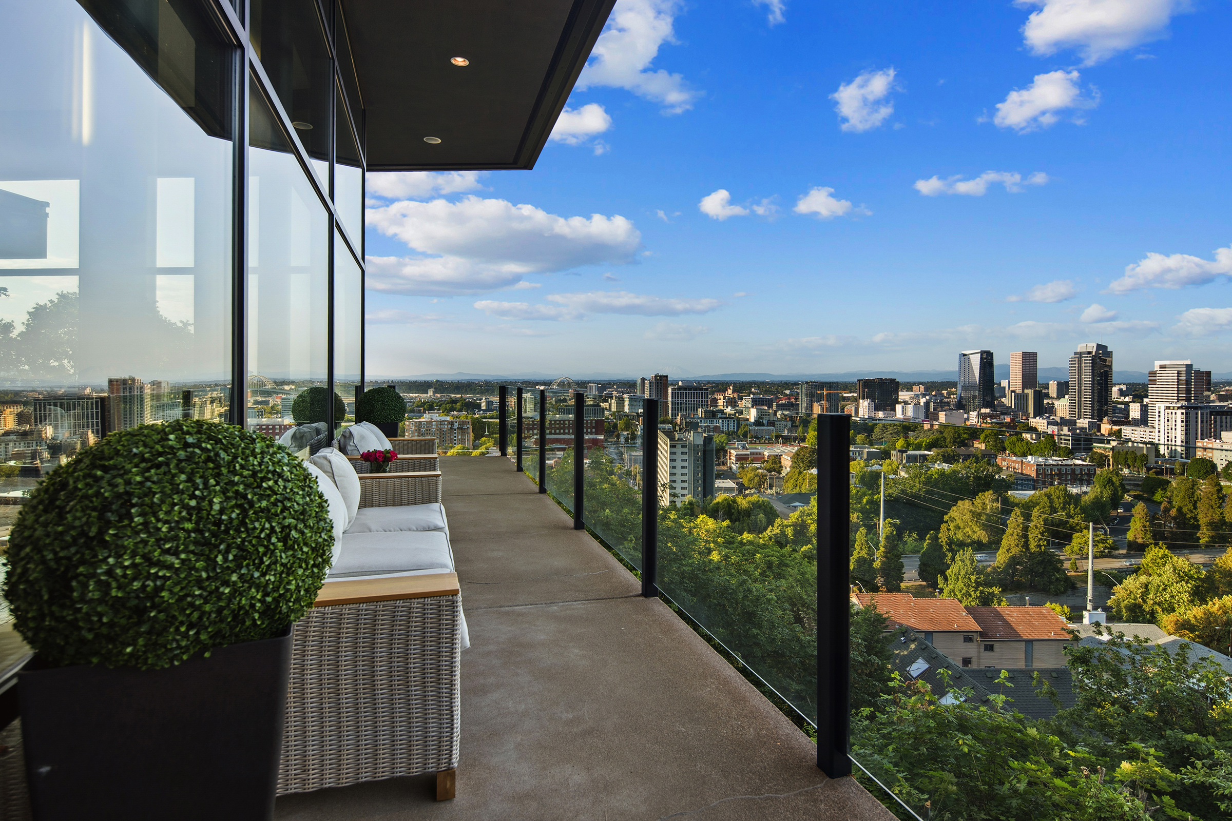 Evan Turner former mansion A hilltop Portland mansion once owned by former Trail Blazers guard Evan Turner at 1551 S.W. Upper Hall St. is for sale by broker Terry Sprague of Luxe Forbes Global Properties. Steven R. Haning Photography