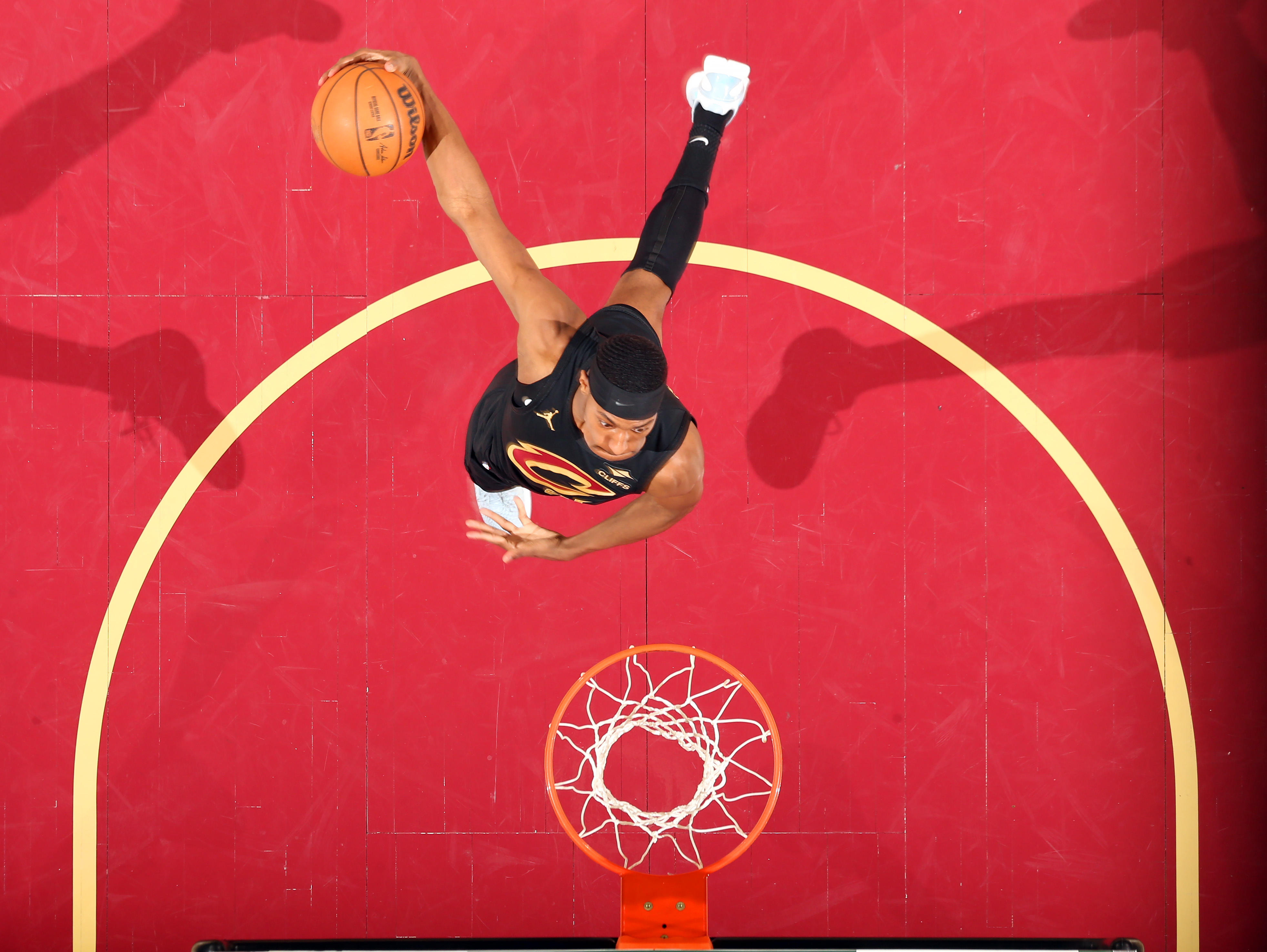 Cleveland Cavaliers forward Nae'qwan Tomlin goes up for a breakaway windmill dunk against the Washington Wizards in the second half of play. 