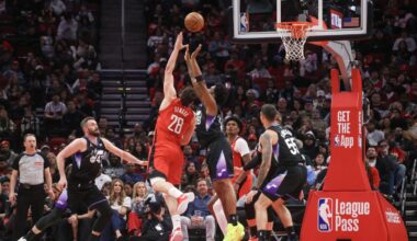 Rockets erupt for 125, climb to 3rd as Spurs stretch streak to 9