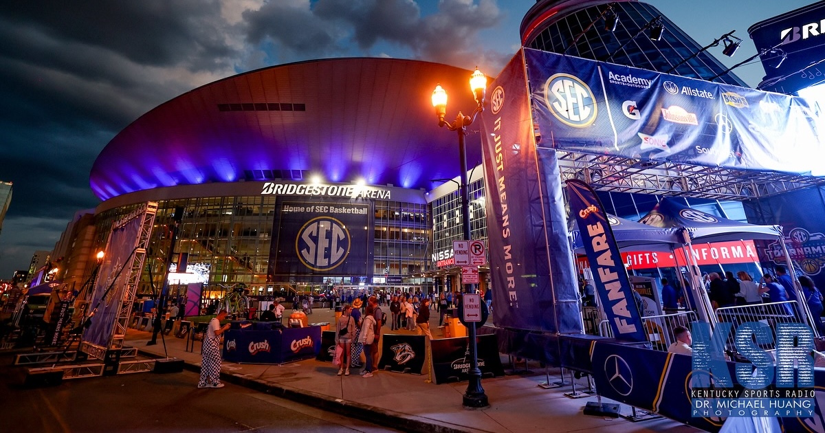 kentucky-falls-back-out-of-the-ap-top-25-after-florida-loss