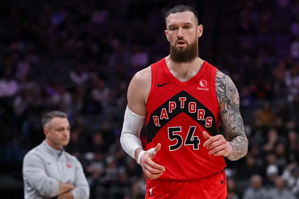 Toronto Raptors forward/center Sandro Mamukelashvili (54)Ed Szczepanski-Imagn Images