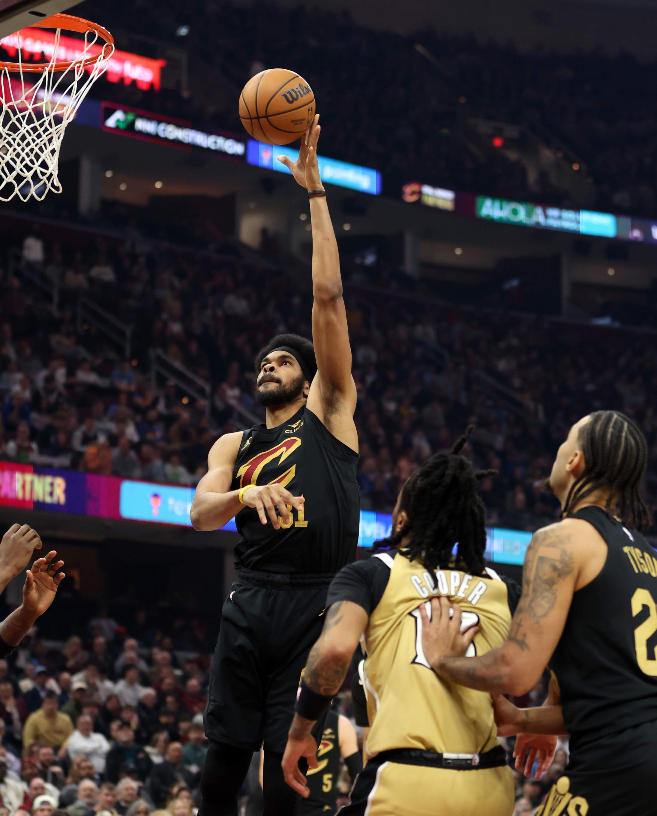 Cleveland Cavaliers center Jarrett Allen puts up a jumper against the Washington Wizards in the first half of play. 