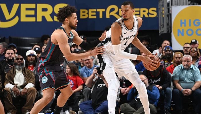 Tempers flare as Spurs battle to victory in hard-fought clash with Pistons
