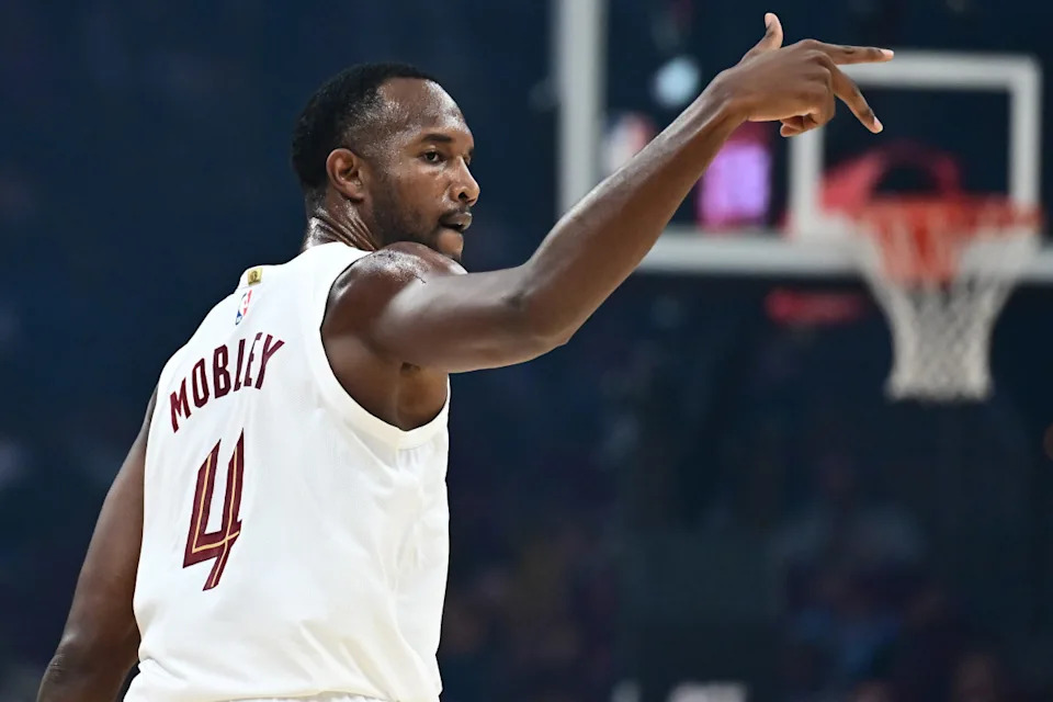 Cleveland Cavaliers forward Evan Mobley (4)Credit&colon; Ken Blaze-Imagn Images