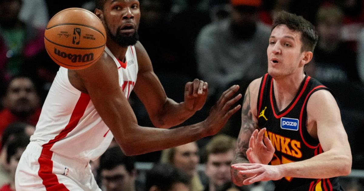 Kevin Durant misses Rockets game vs. Pacers after hurting ankle by stepping on fan's foot | National Sports