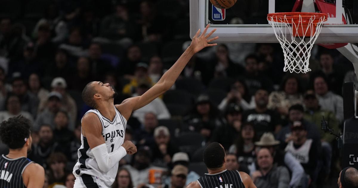 Wembanyama fuels early surge in late start as Spurs overcome travel woes to beat Magic | National Sports