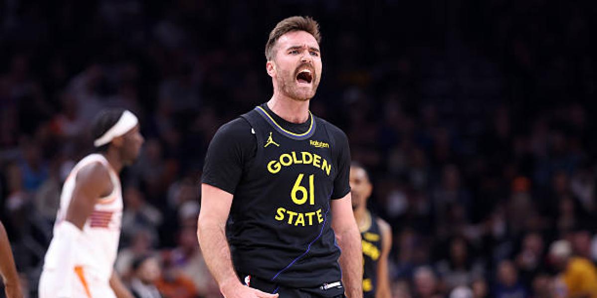 Phoenix blows 14-point fourth-quarter lead in shocking home loss