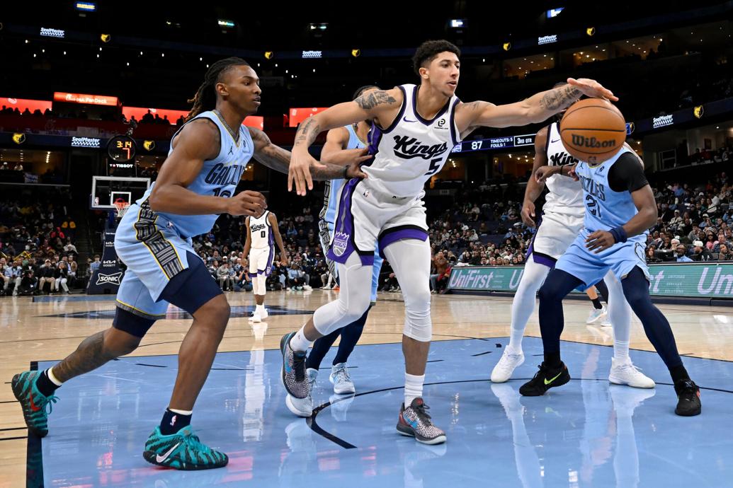 Rebounding Gap Proves Costly as Grizzlies Fall to Kings