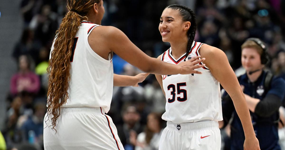 Azzi Fudd, Sarah Strong lead UConn to 46th straight win and another 30-win season | Basketball