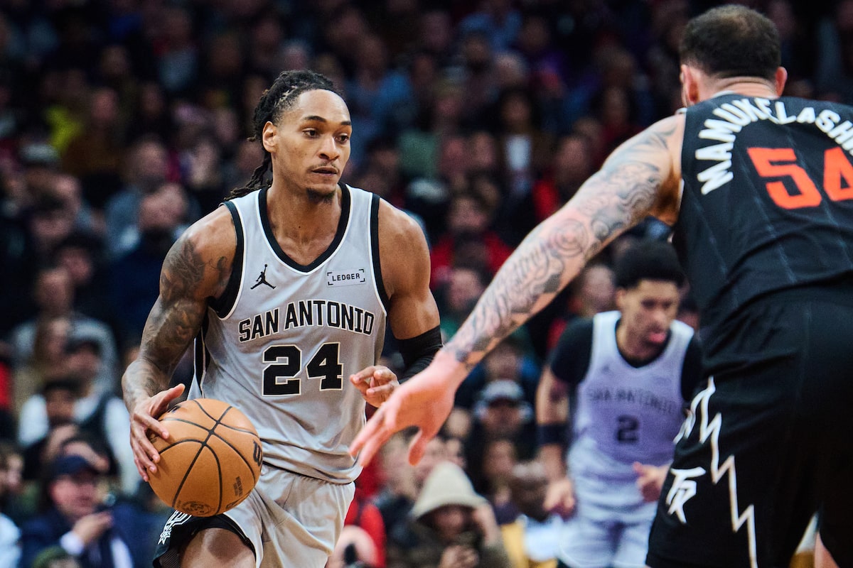 Vassell’s 21-point performance helps Spurs rally past Raptors 110-107