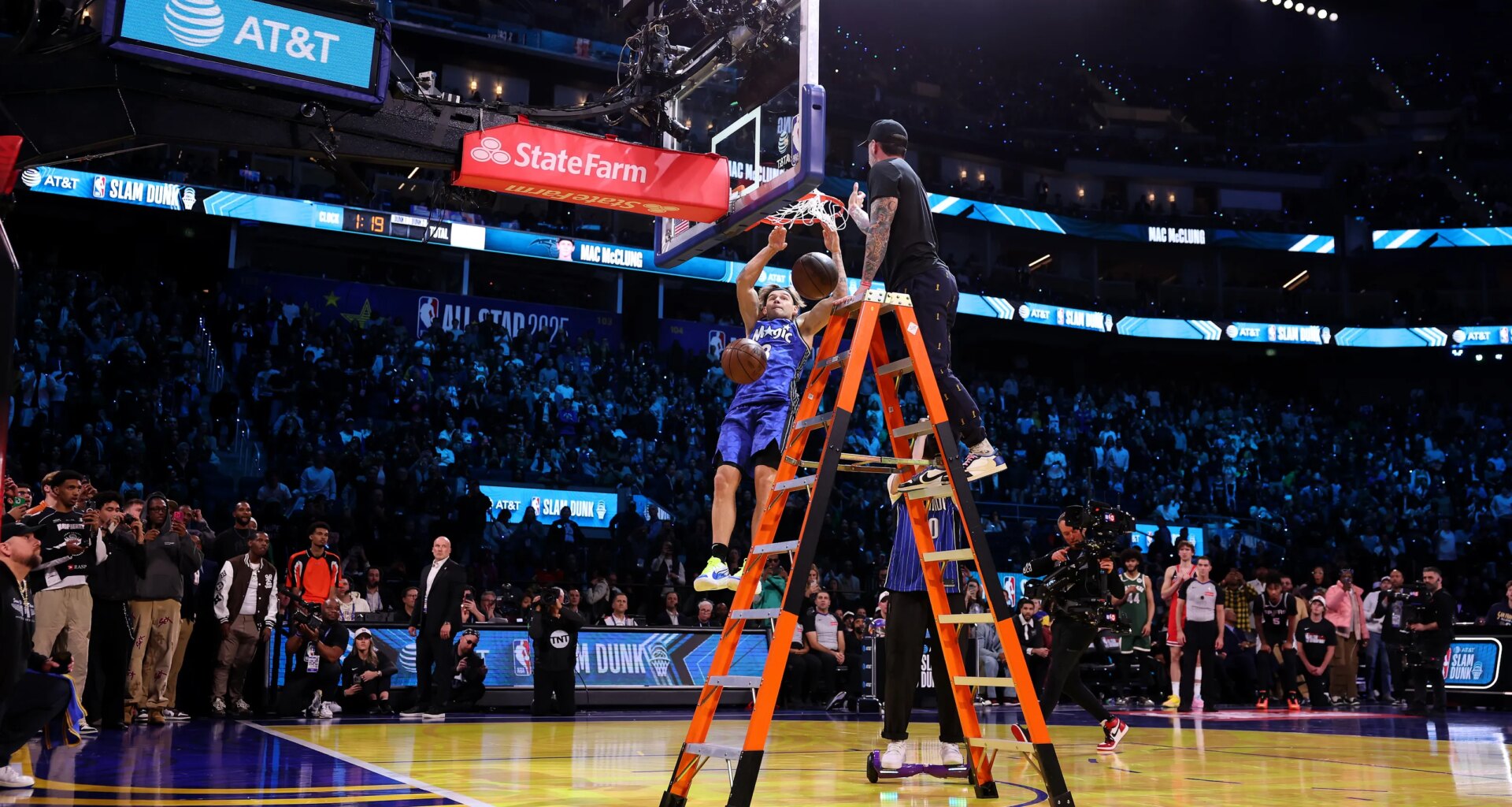 Who won the NBA Slam Dunk Contest last year?