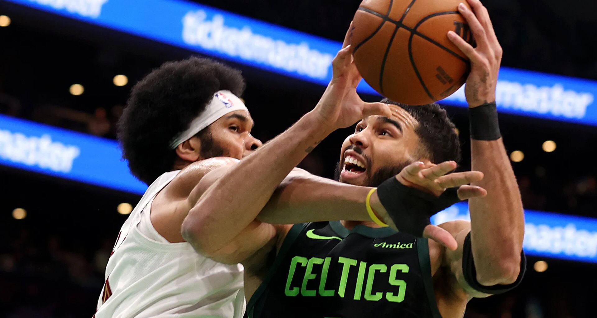 Tatum gets 46 vs. Cavs; Bird goes for 31 and 12 vs. Mavs