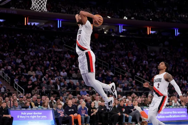 Jan 30, 2026; New York, New York, USA; Portland Trail Blazers guard Shaedon Sharpe (17) dunks against the New York Knicks during the fourth quarter at Madison Square Garden.