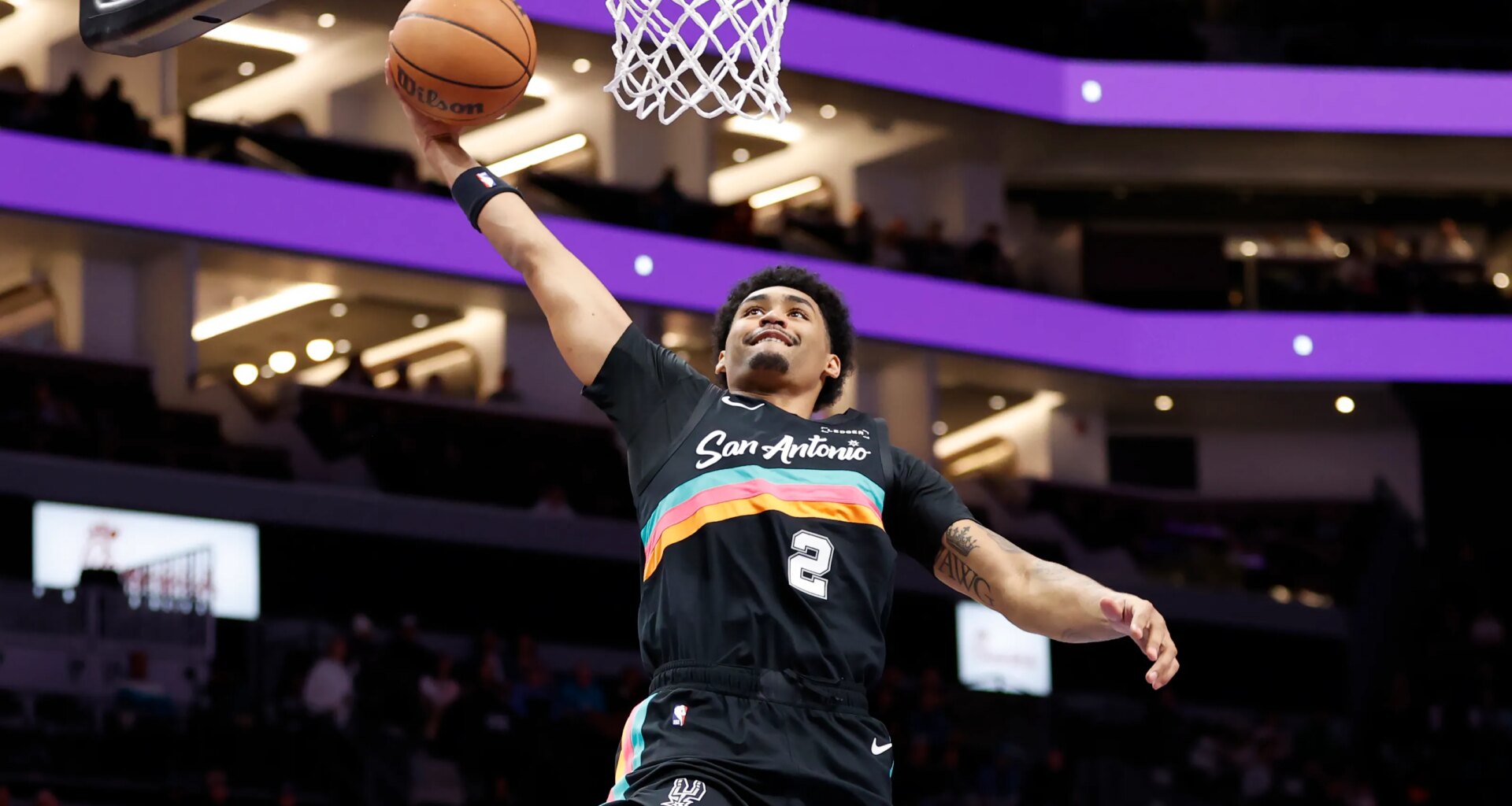 Full injury report, streaming, betting odds for Feb. 1