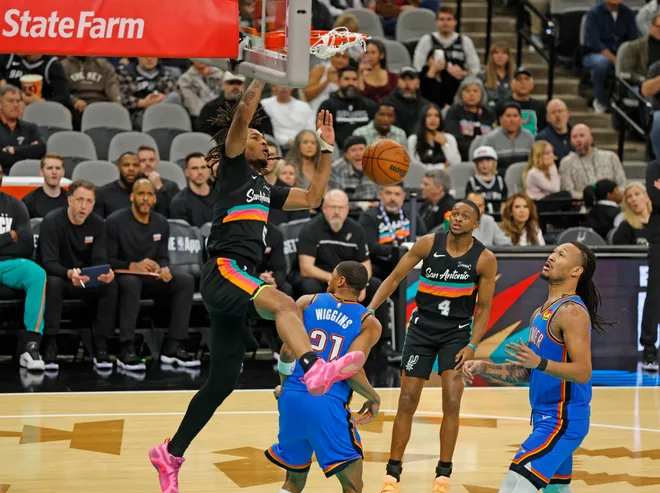 SAN ANTONIO, TX - FEBRUARY 4: Stephon Castle #5 of the San Antonio Spurs dunks on the Oklahoma City Thunder in the first half at Frost Bank Center on February 1, 2026 in San Antonio, Texas. NOTE TO USER: User expressly acknowledges and agrees that, by downloading and or using this photograph, User is consenting to terms and conditions of the Getty Images License Agreement. (Photo by Ronald Cortes/Getty Images)