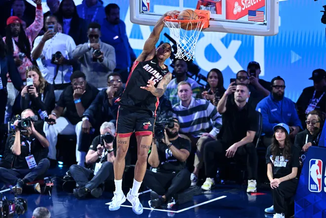Feb 14, 2026; Los Angeles, CA, USA; Miami Heat forward Keshad Johnson (16) competes in the slam dunk competition during the 2026 NBA All Star Saturday Night at Intuit Dome. Mandatory Credit: William Liang-Imagn Images
