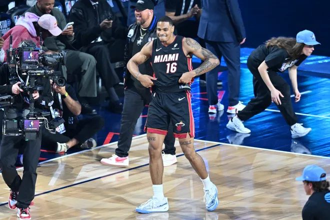 Feb 14, 2026; Los Angeles, CA, USA; Miami Heat forward Keshad Johnson (16) reacts in the slam dunk competition during the 2026 NBA All Star Saturday Night at Intuit Dome. Mandatory Credit: William Liang-Imagn Images