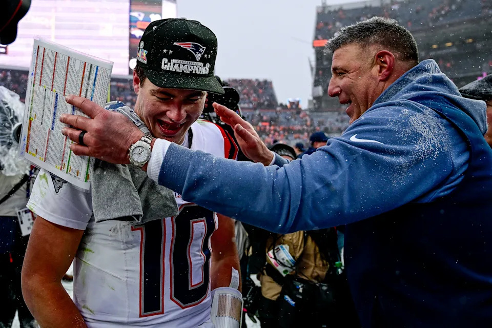 DENVER, CO – JANUARY 25: New England Patriots quarterback Drake Maye (10) and head coach Mike Vrabel celebrate after a win against the Denver Broncos in the AFC Championship Game at Empower Field at Mile High on January 25, 2026 in Denver, Colorado. (Photo by Dustin Bradford/Icon Sportswire via Getty Images) | Icon Sportswire via Getty Images