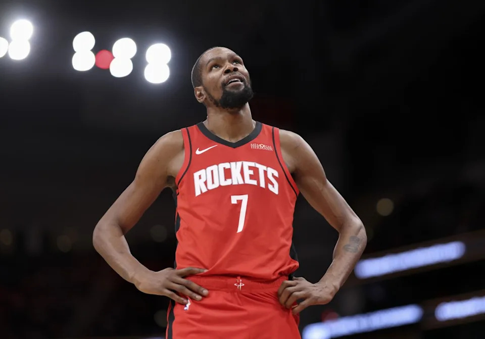Houston Rockets forward Kevin Durant looks up during a game.Troy Taormina-Imagn Images