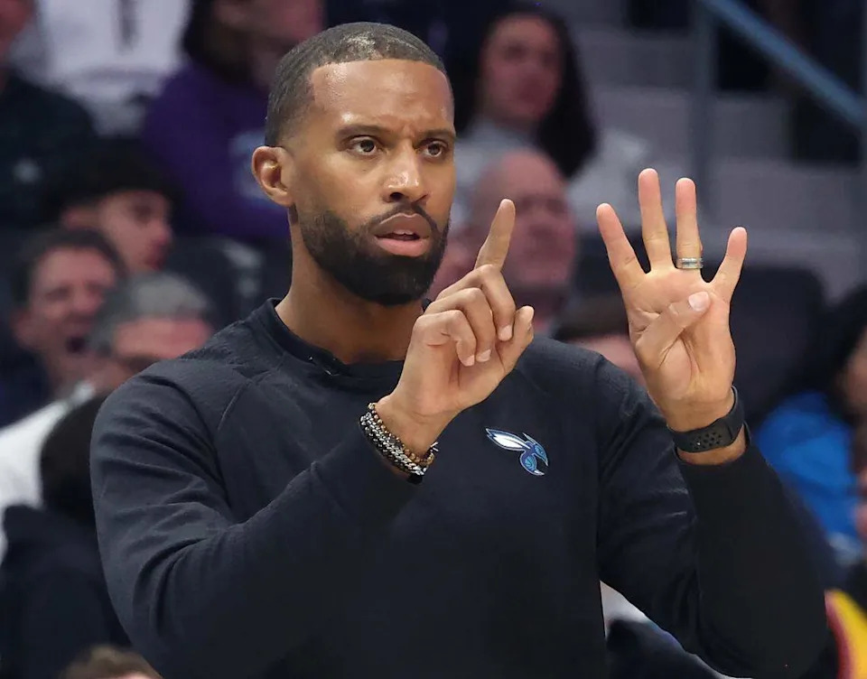 Charlotte Hornets coach Charles Lee gives instructions to his team during action on Jan. 21, 2026, against the Cleveland Cavaliers at Spectrum Center. The Cavaliers defeated the Hornets 94-87.