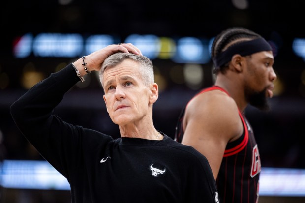Chicago Bulls head coach Billy Donovan reacts as forward Guerschon Yabusele (28) walks off the court in the second half of a game against the Portland Trail Blazers at the United Center in Chicago on Feb. 26, 2026. (Josh Boland/Chicago Tribune)