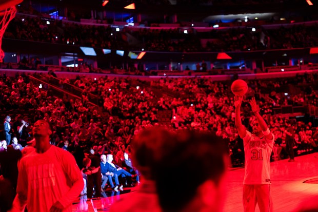 Chicago Bulls guard Jaden Ivey (31) warms up by shooting free throws ahead of a game against the Toronto Raptors at the United Center in Chicago on Feb. 19, 2026. (Josh Boland/Chicago Tribune)