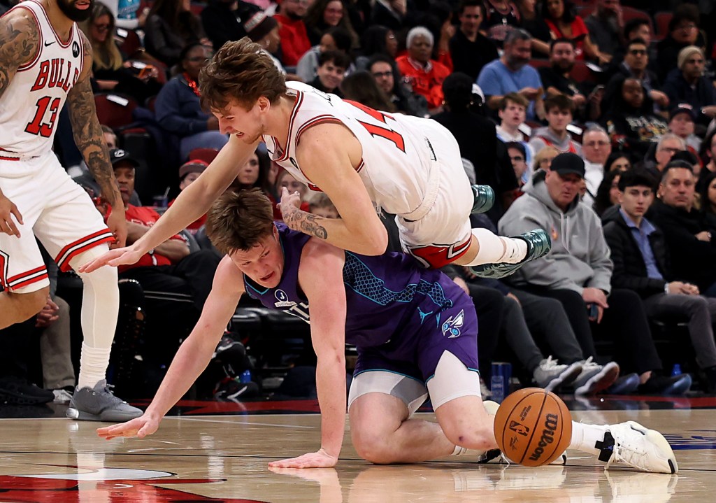 Chicago Bulls lose to Charlotte Hornets in Coby White's debut