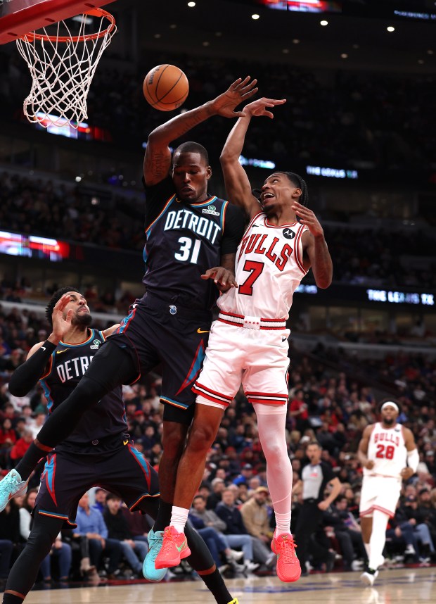 Chicago Bulls guard Rob Dillingham (7) loses the ball while driving on Detroit Pistons guard Javonte Green (31) in the first half of a game at the United Center in Chicago on Feb. 21, 2026. (Chris Sweda/Chicago Tribune)