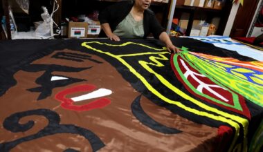 Mexican immigrant sews retirement banners for Chicago athletes
