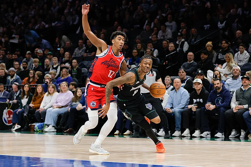 Clippers vs Timberwolves NBA Basketball game-Bones Hyland