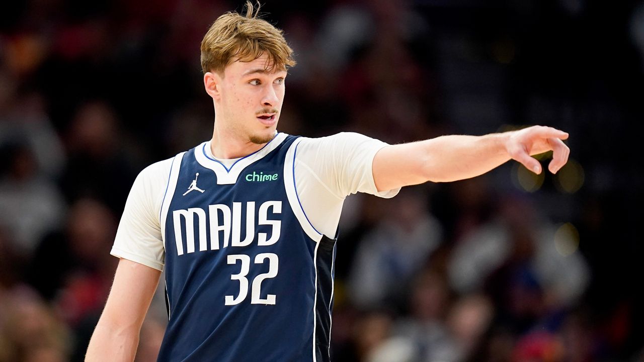 Dallas Mavericks forward Cooper Flagg gives instructions during the first half of an NBA basketball game against the Houston Rockets, Saturday, Jan. 31, 2026, in Houston. (AP Photo/Eric Christian Smith)
