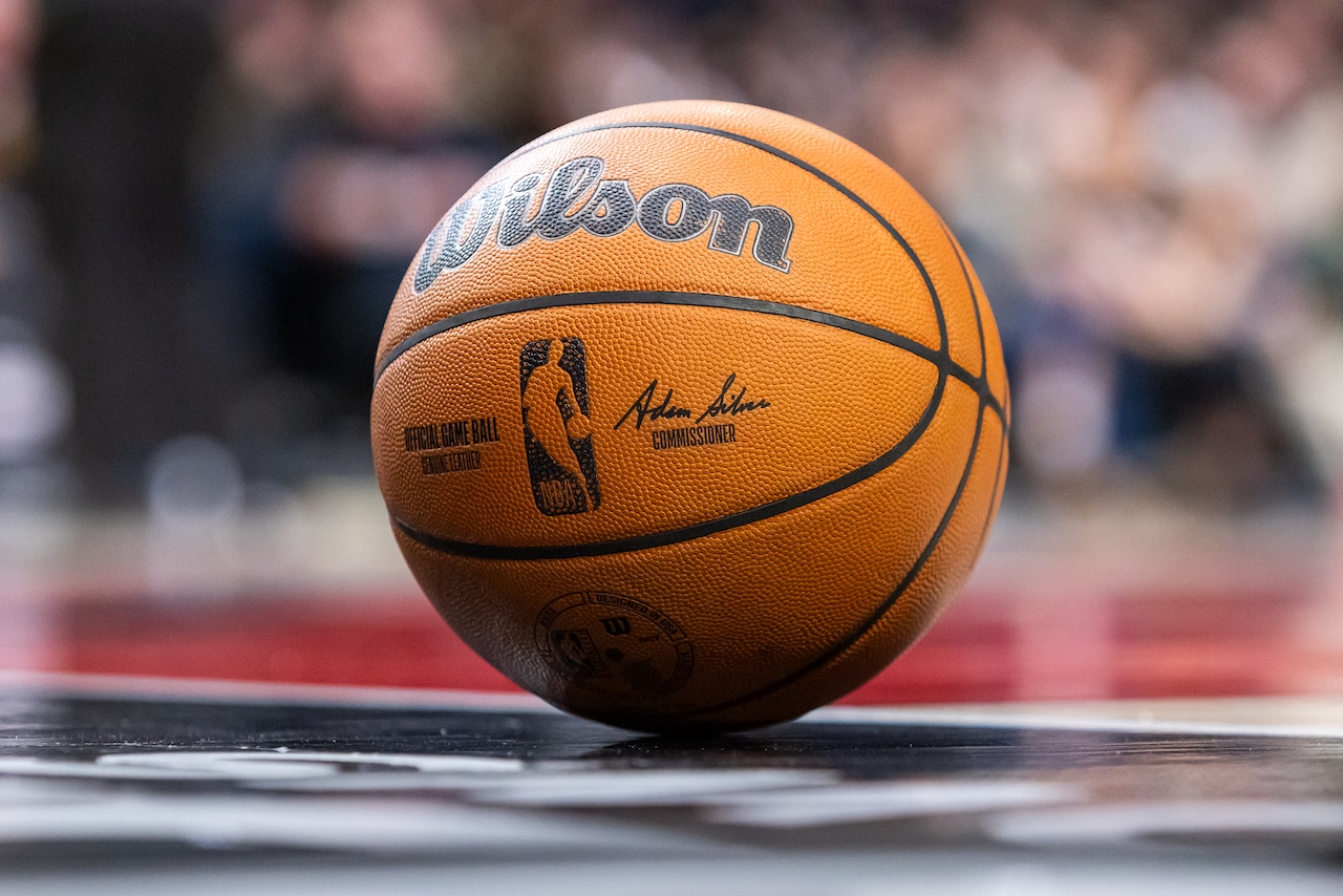 College hoops coach calls out own team: ‘These dudes do not deserve to wear this uniform.’