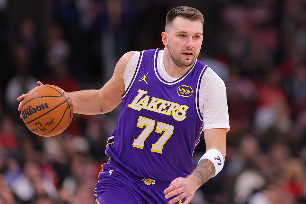 CHICAGO, IL - JANUARY 26: Luka Doncic #77 of the Los Angeles Lakers brings the ball up court during the first half against the Chicago Bulls on January 26, 2026 at the United Center in Chicago, Illinois. (Photo by Melissa Tamez/Icon Sportswire via Getty Images)
