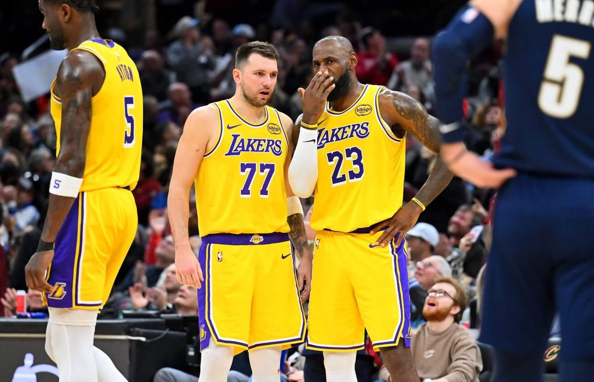 Will the Lakers make a move? What’s fixable and what isn’t ahead of NBA trade deadline