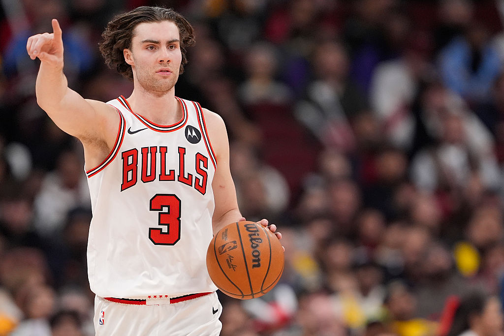 CHICAGO, ILLINOIS - JANUARY 26: Josh Giddey #3 of the Chicago Bulls dribbles the ball against the Los Angeles Lakers during the fourth quarter at the United Center on January 26, 2026 in Chicago, Illinois. NOTE TO USER: User expressly acknowledges and agrees that, by downloading and or using this photograph, User is consenting to the terms and conditions of the Getty Images License Agreement. (Photo by Patrick McDermott/Getty Images)